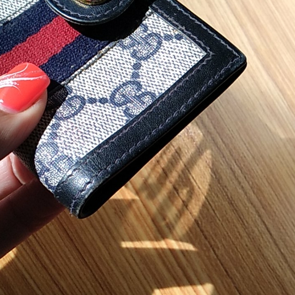 GUCCI ~WALLET - Picture 7 of 10